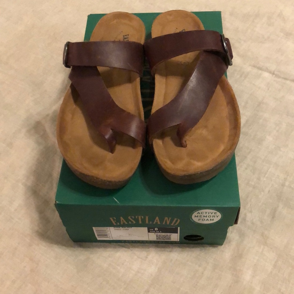 Eastland Shauna Sandal. NEW IN BOX